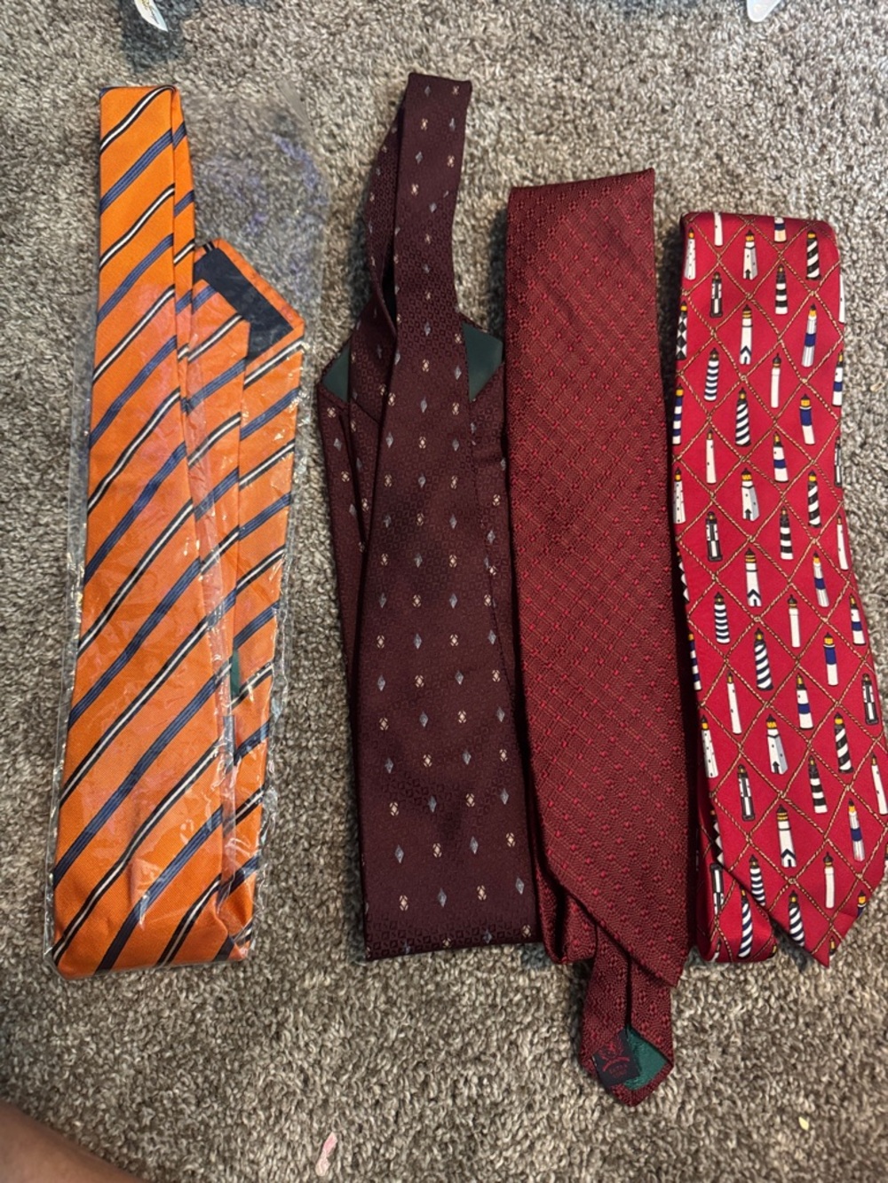 Men's Burgundy and Red Silk Ties - Classic Patterns